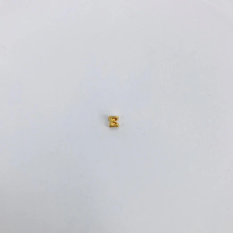 LETRA "E" BAÑO DE ORO T6185-E