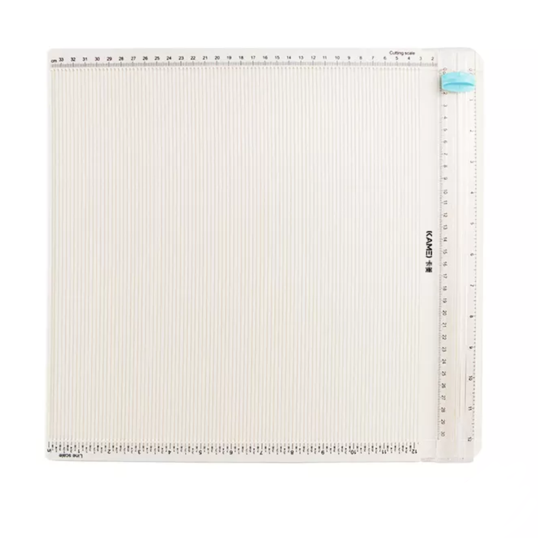 Plegadora Manual con guillotina 1