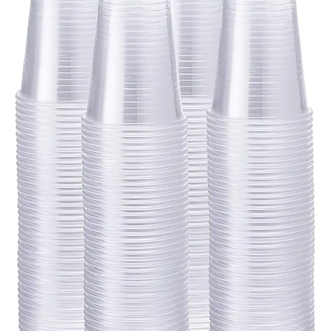 Vasos desechables transparentes  1
