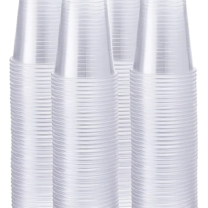 Vasos desechables transparentes  1