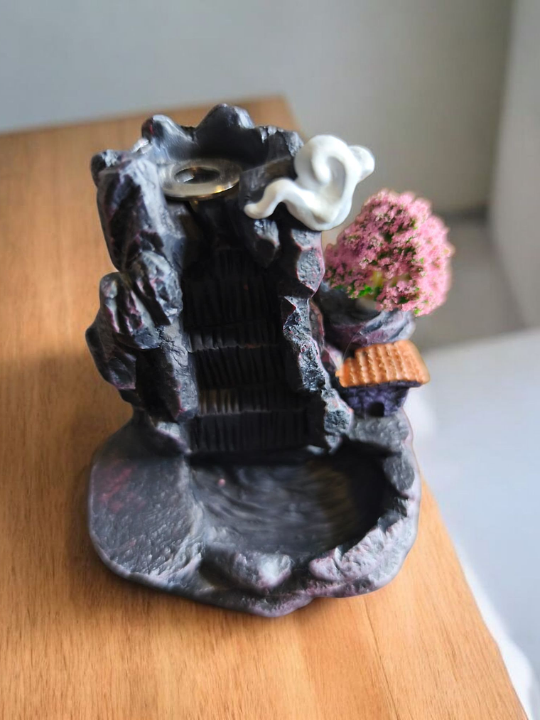 Cascada de Humo con casita 1