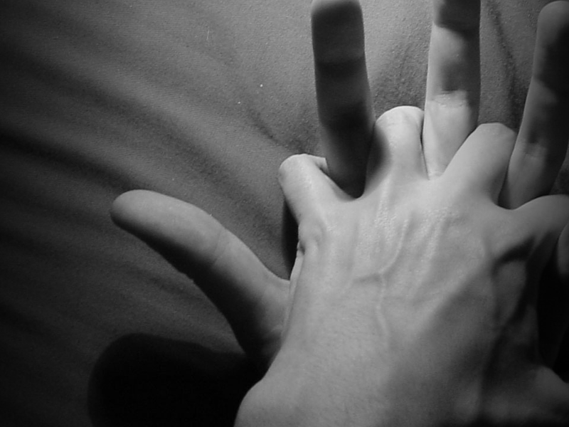 Parejas, deseo y rutina: lo que dice la psicología del apego