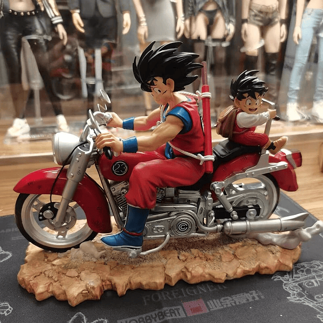 (A PEDIDO) Figura Alternativa Dragon Ball - Gokú y Gohan en Moto