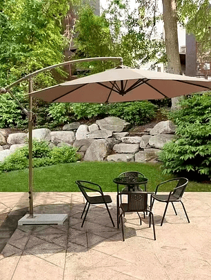 Quitasol Retráctil Modelo Banana con base de granito