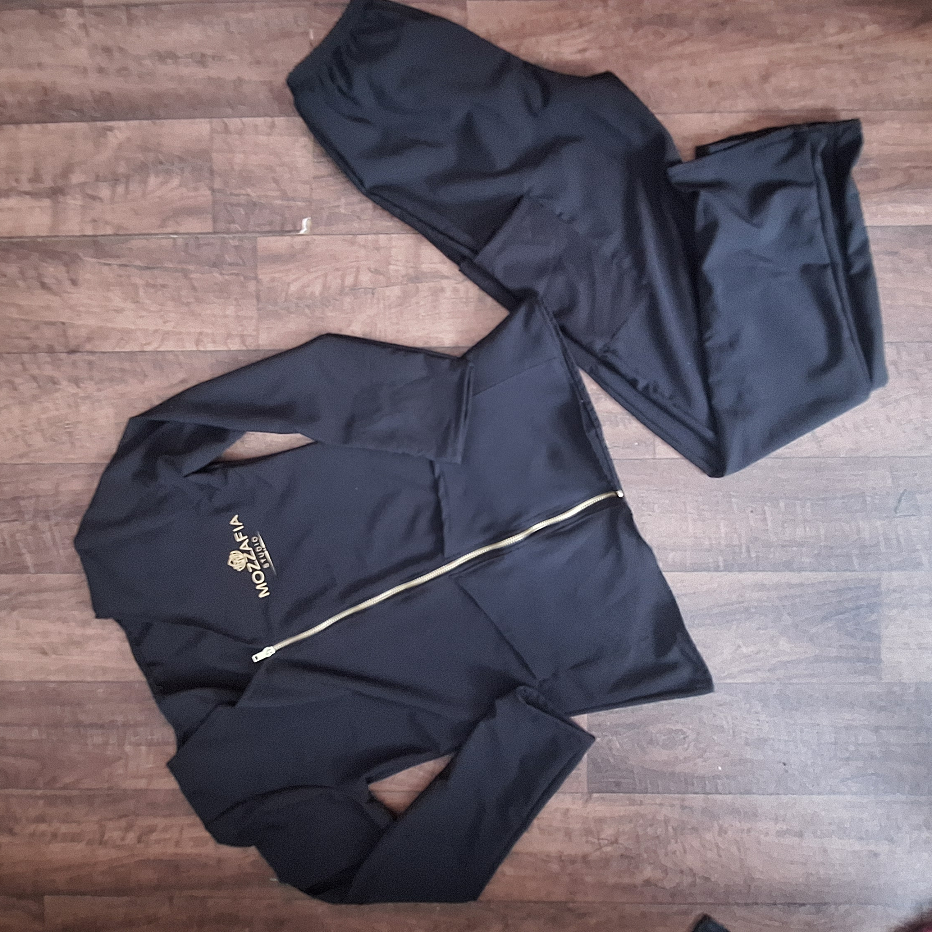 Uniforme antifluido negro 4