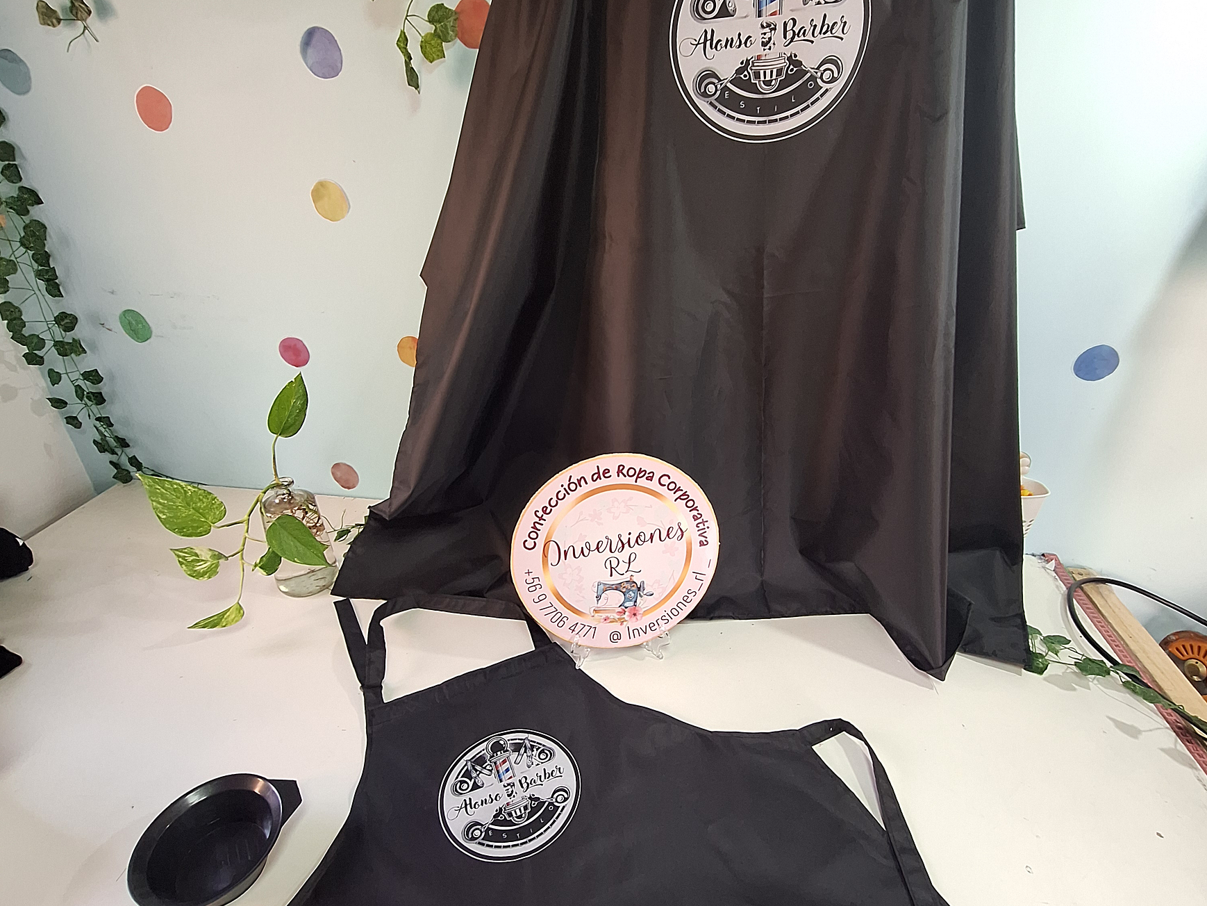 Set emprende: Pechera y capa de estilista 4