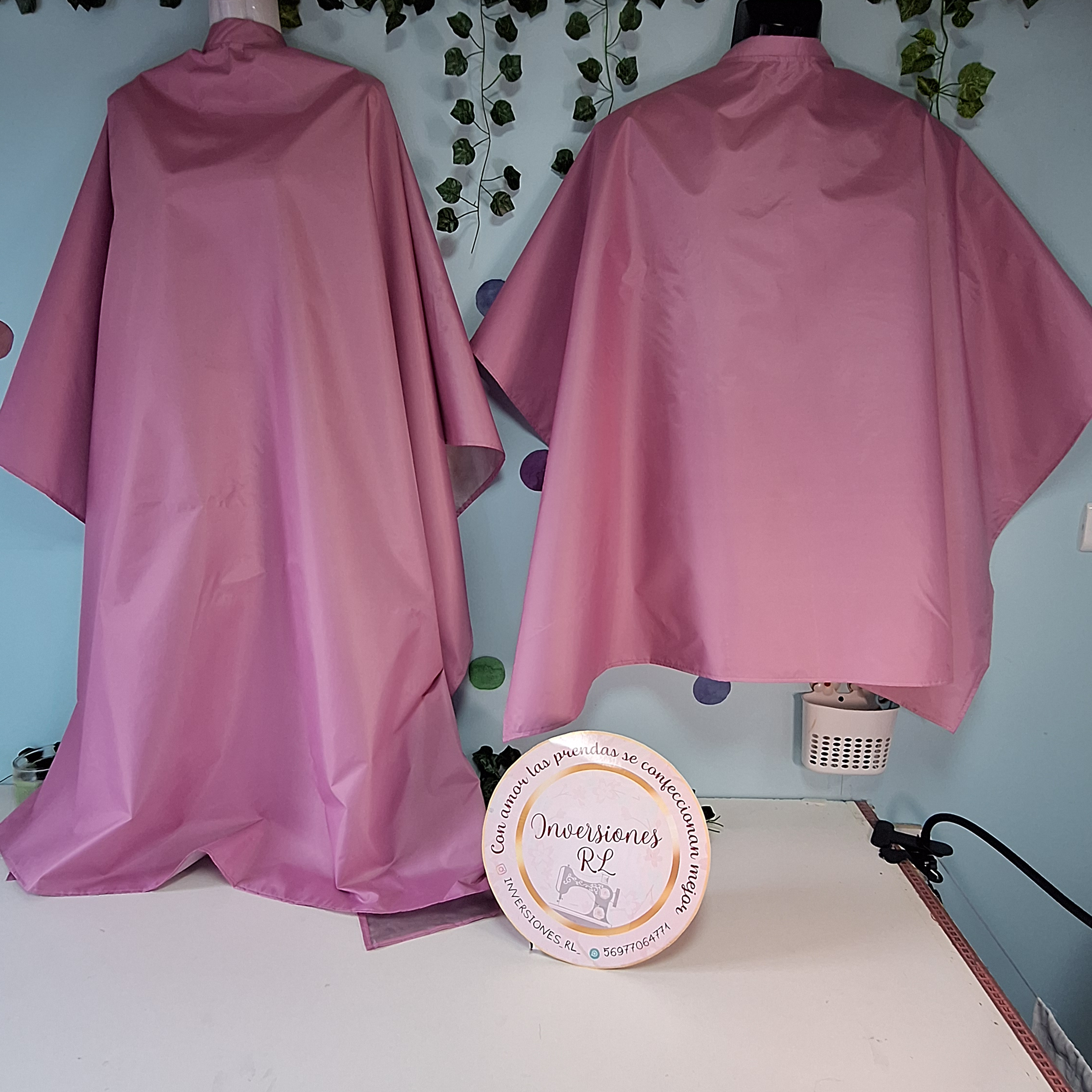 Capas de peluquería antifluidos-Rosadas 7