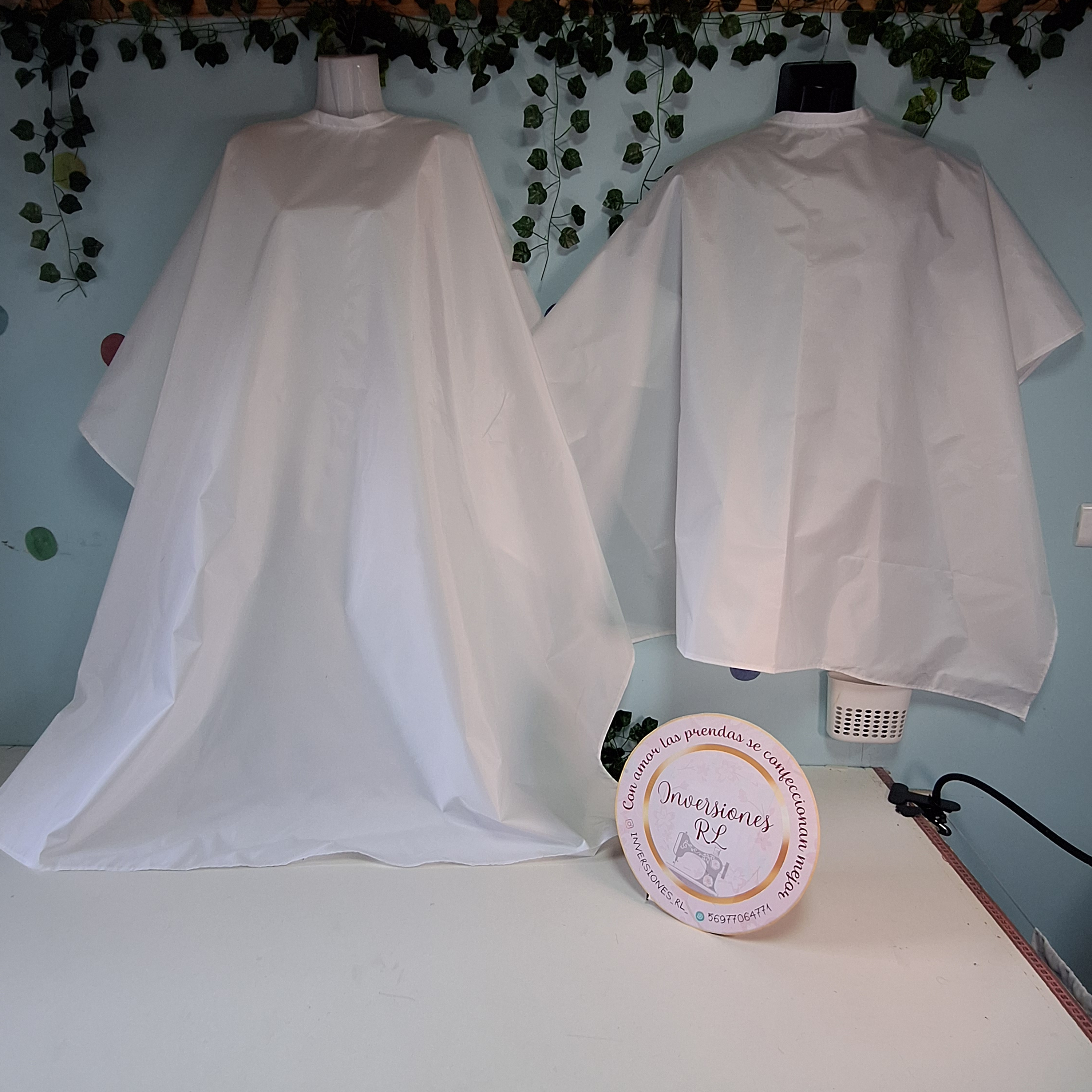 Capas de peluquería antifluidos-Blanco 7