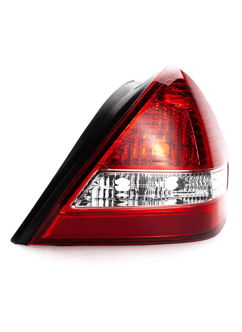 Farol Nissan Tiida DERECHO