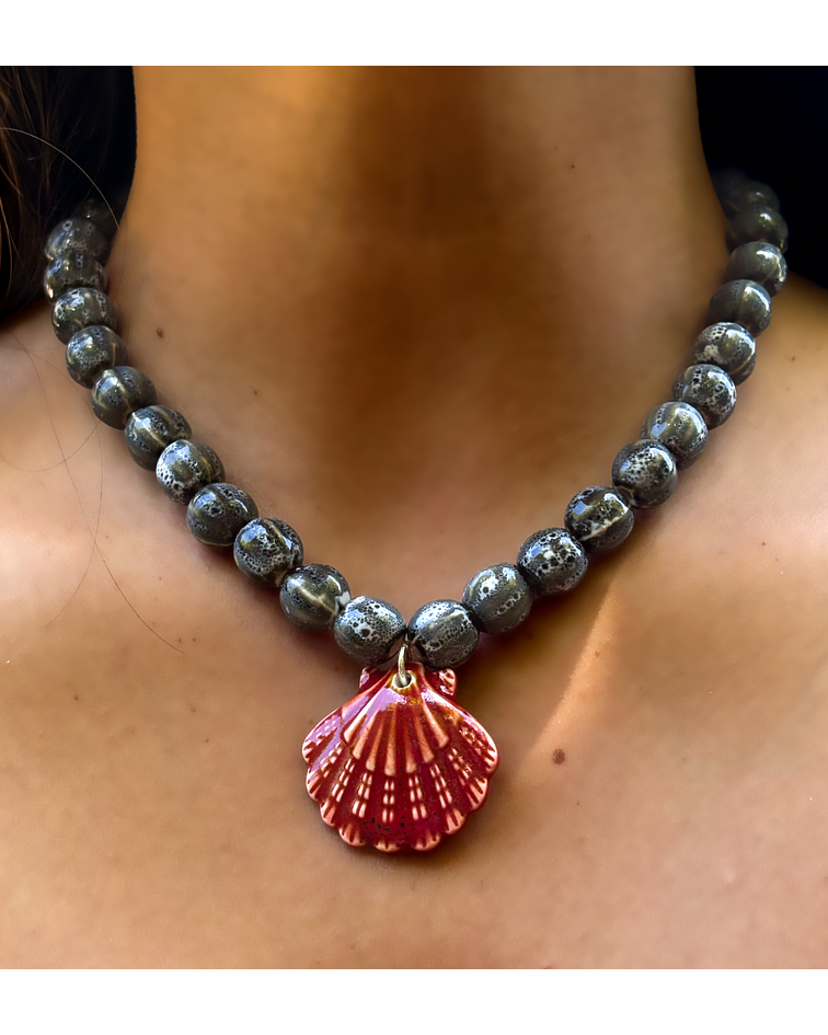 Collar Céramica Gris y Rojo