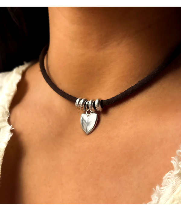 Choker Corazón Café