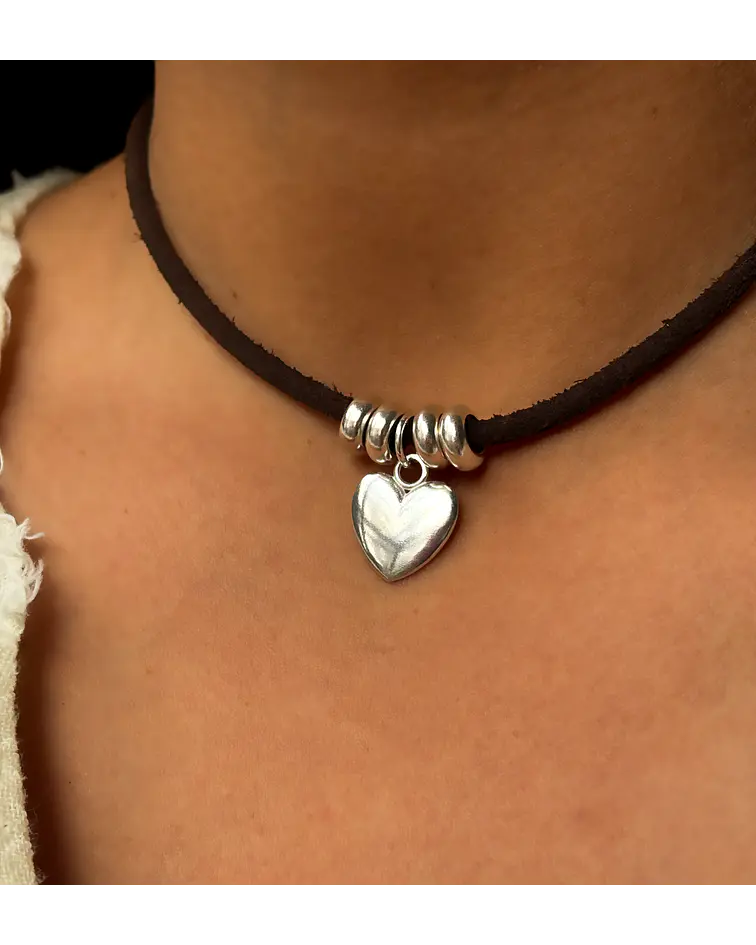 Choker Corazón Café