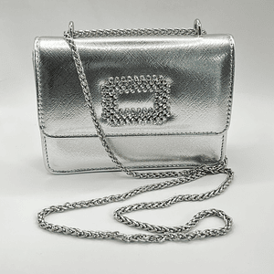 Cartera de fiesta con hebilla brillante plateada