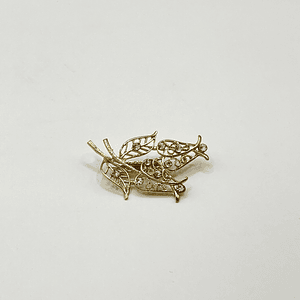 Prendedor hojas doradas