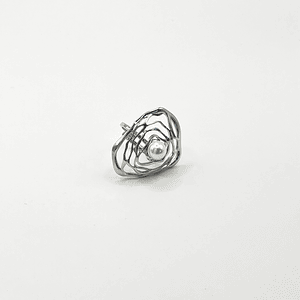 Anillo ajustable plateado calado con perla