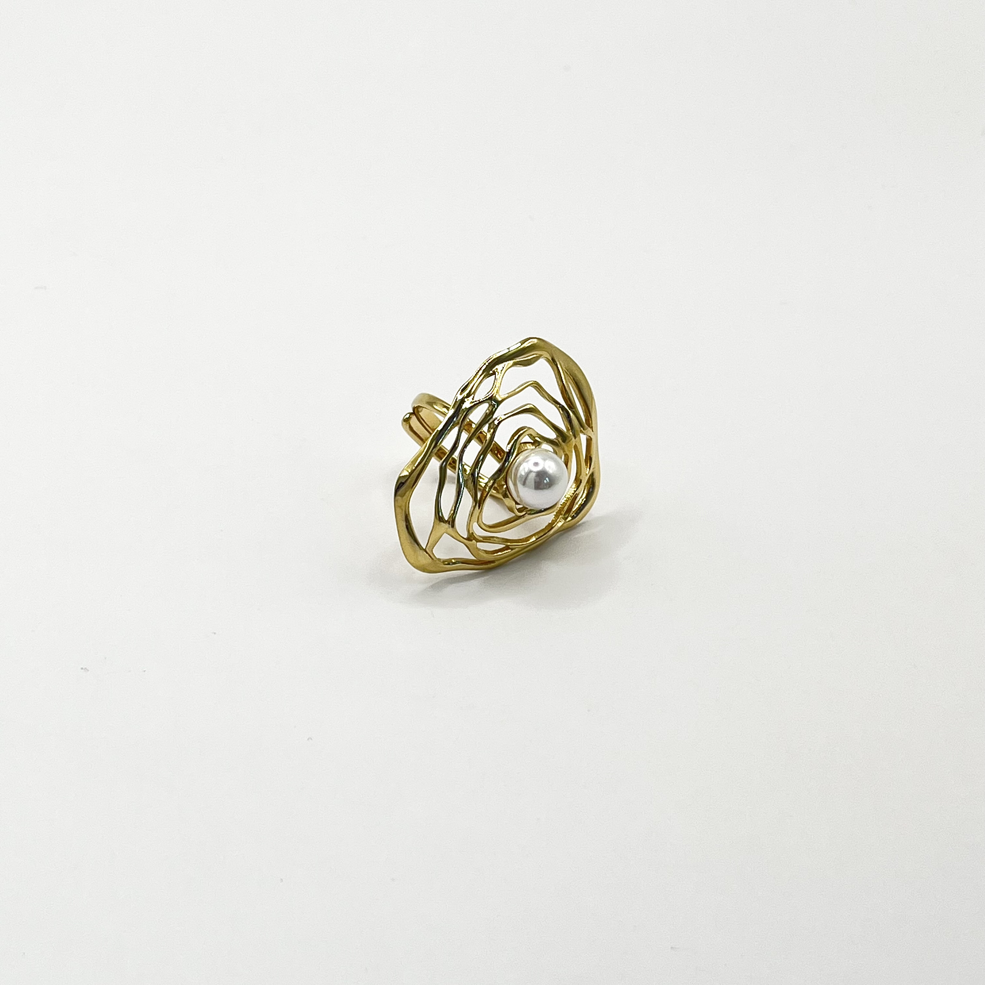 Anillo ajustable dorado calado con perla 1