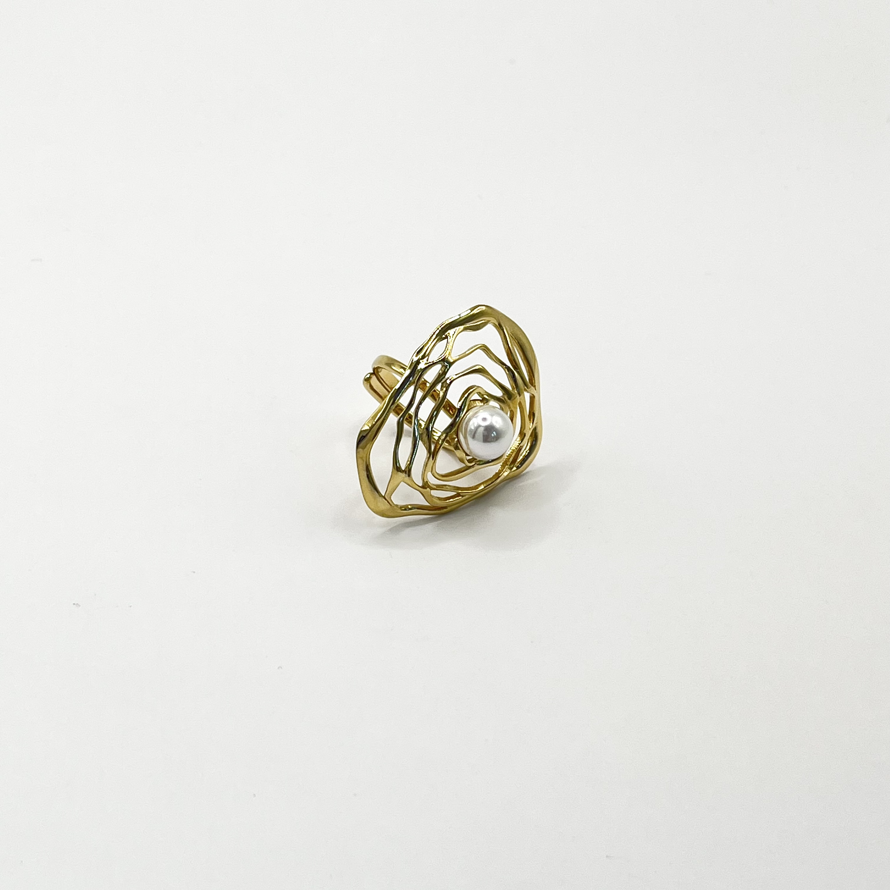 Anillo ajustable dorado calado con perla 1