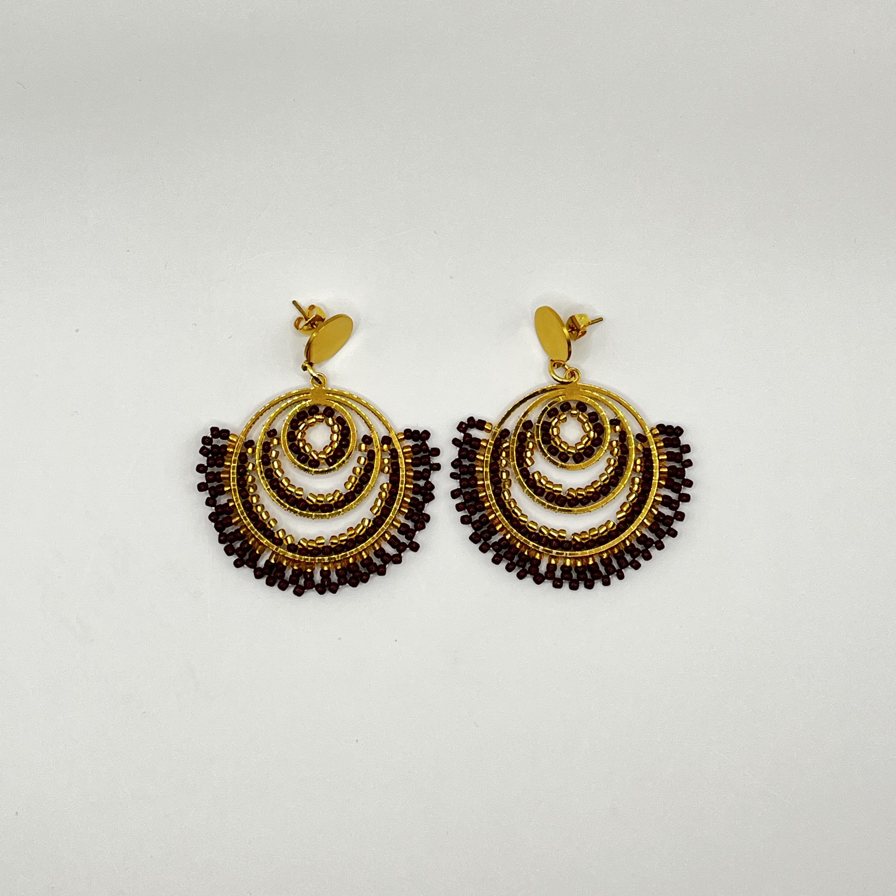 Aros bohemios negros y dorados 2