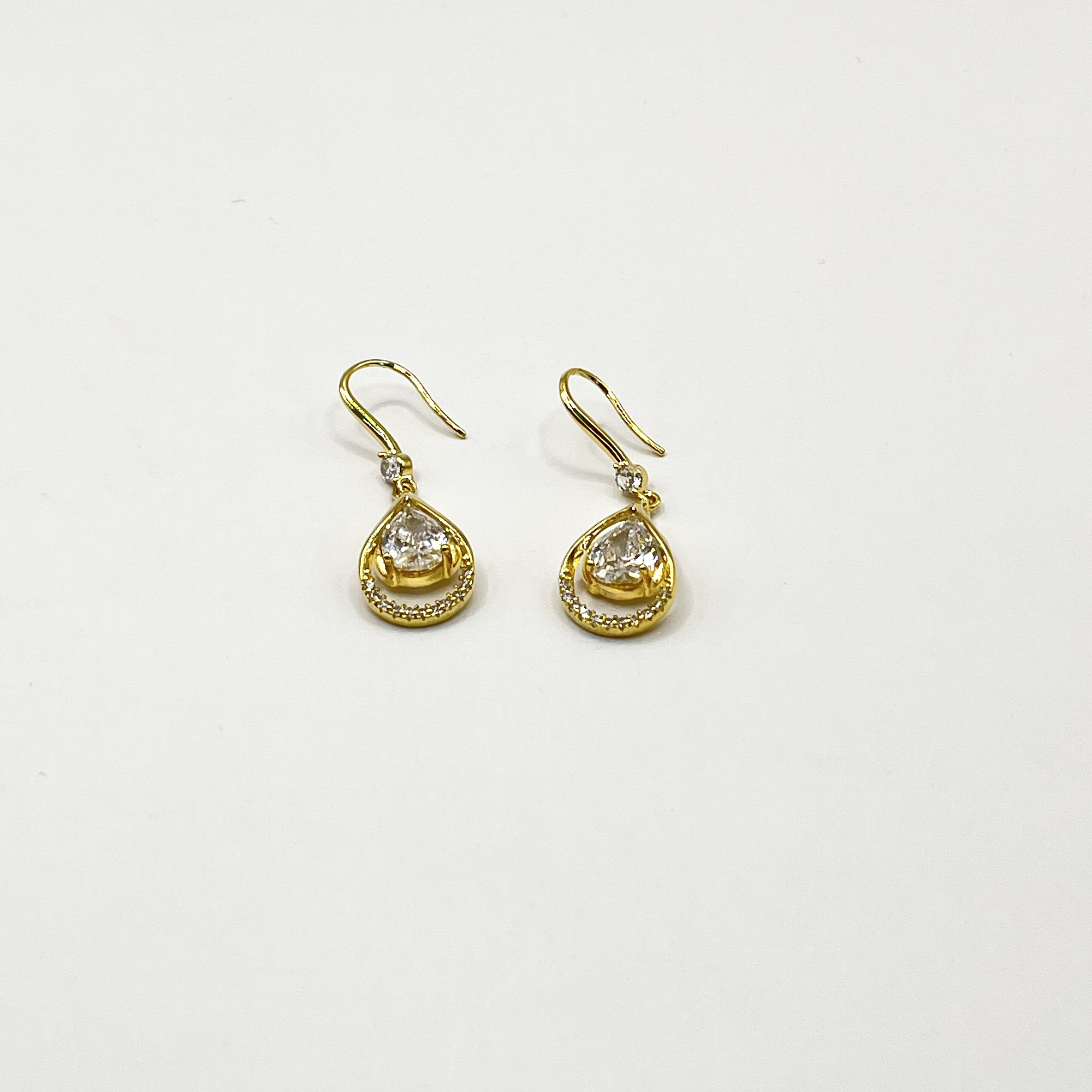 Aros de rodio dorados con circón gota 1