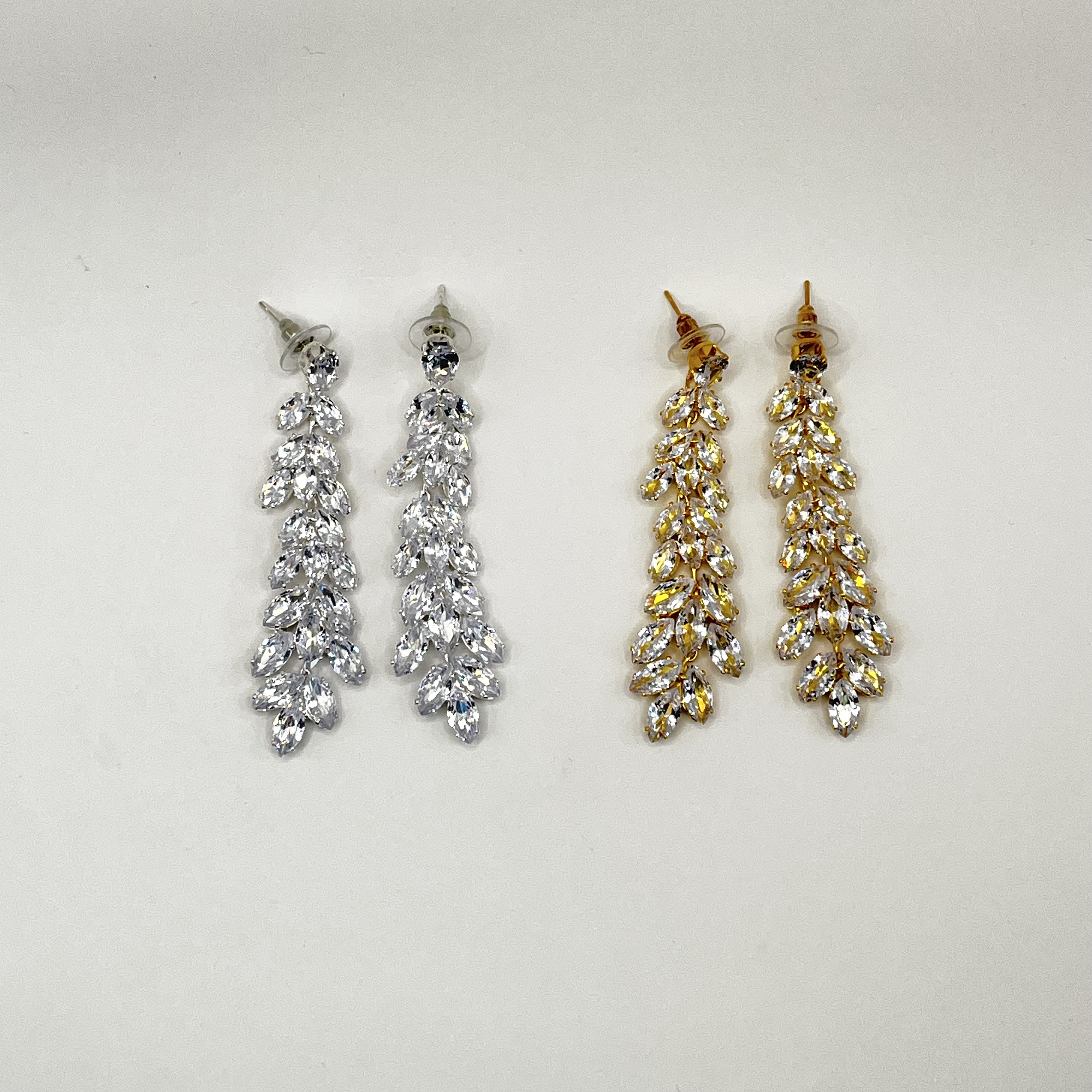 Aros de rodio dorados largos hoja de circones 2