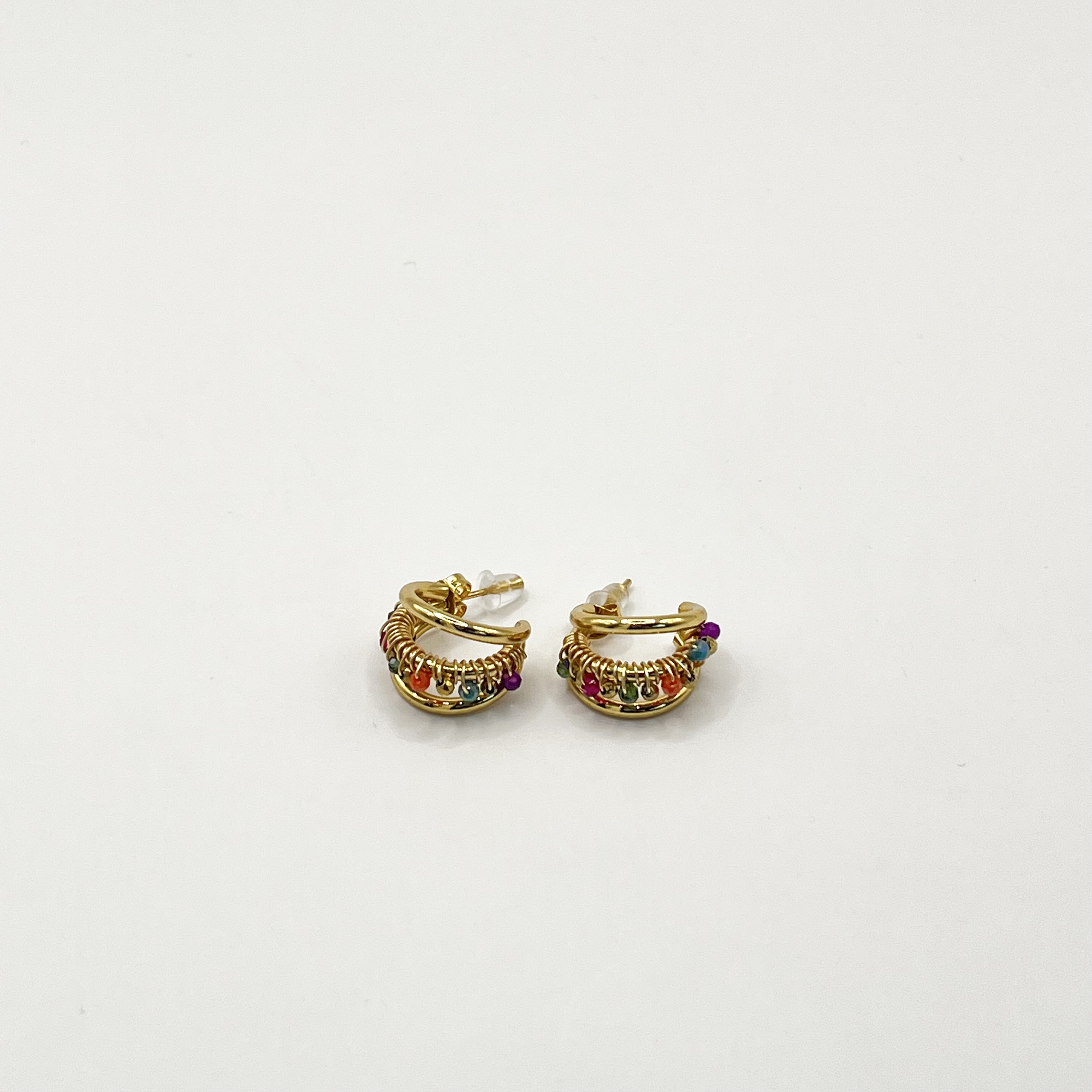 Aros argolla de acero quirúrgico dorados con cristales multicolor 2