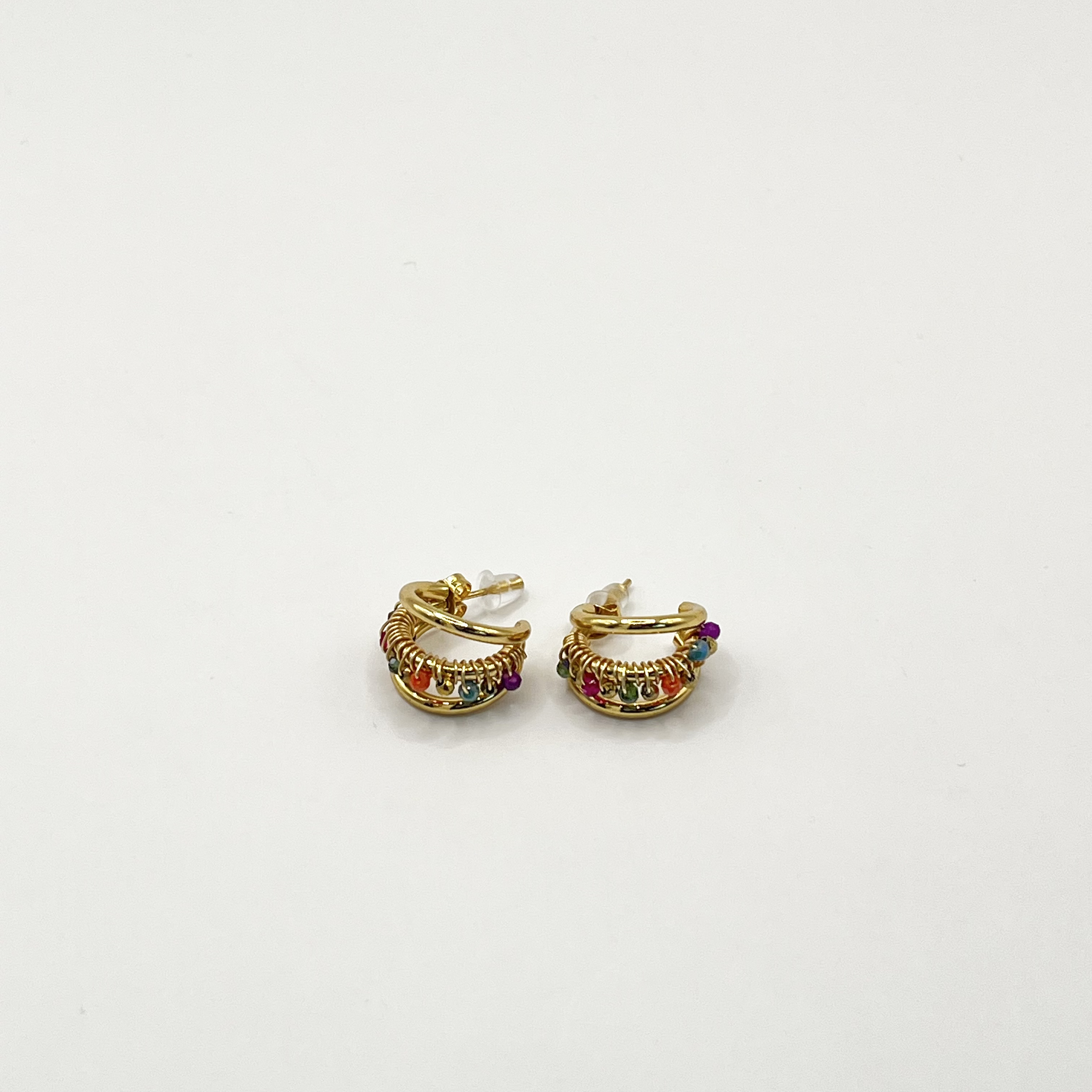 Aros argolla de acero quirúrgico dorados con cristales multicolor 2