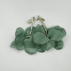 Aros de fantasía dorados con flor de tela verde