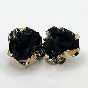 Aros de fantasía dorados con flor de tela negra