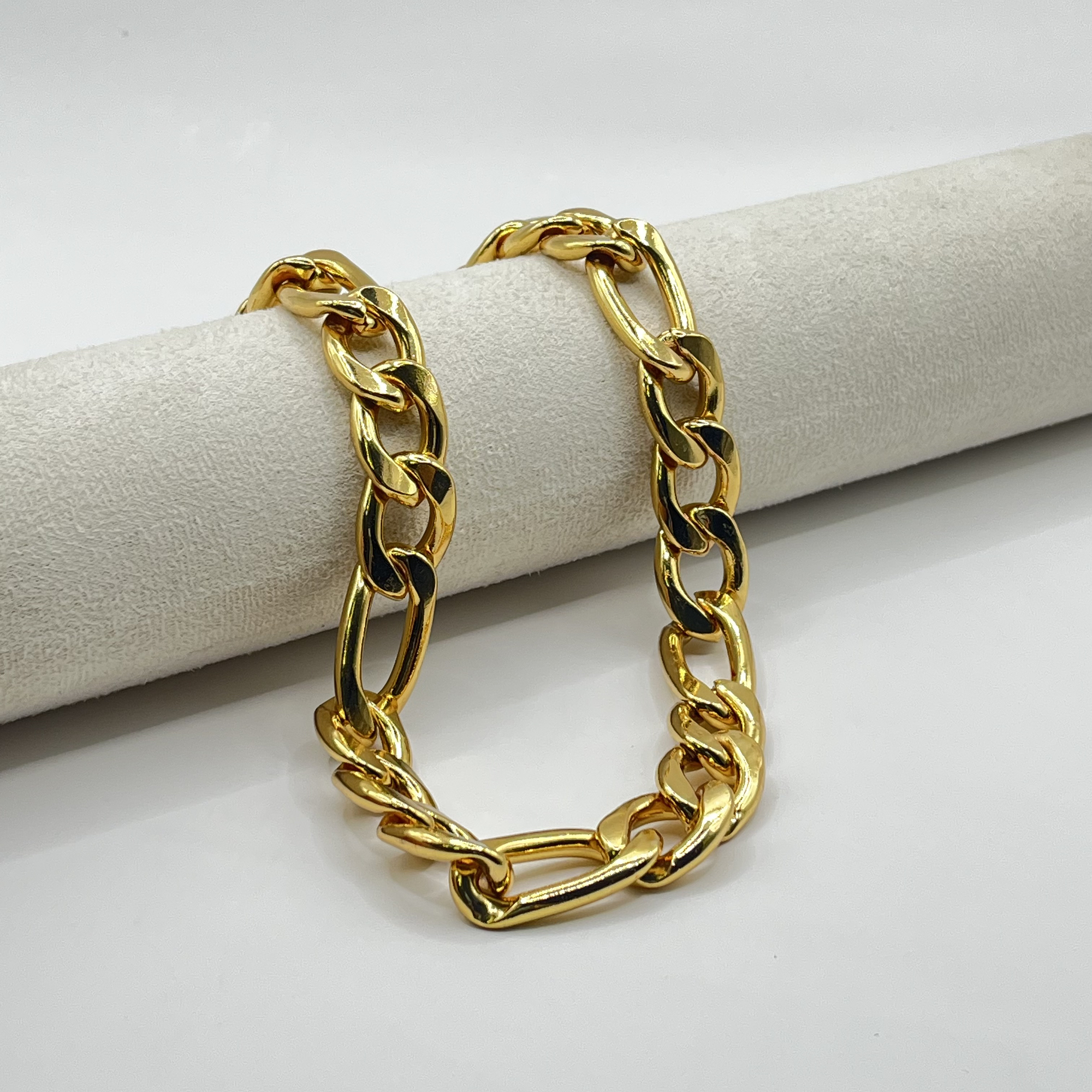 Collar de acero quirúrgico dorado de cadena delgada 1