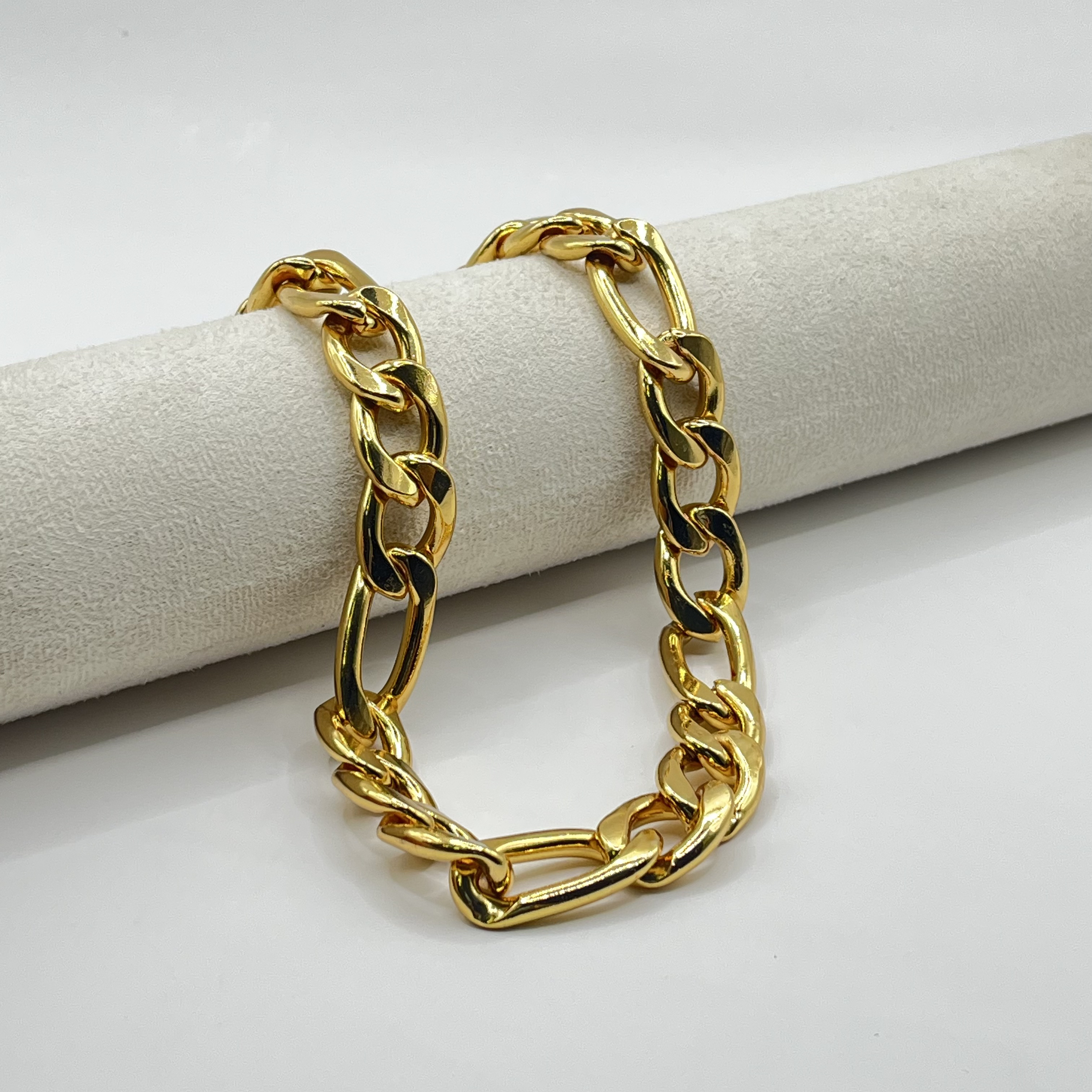 Collar de acero quirúrgico dorado de cadena delgada 1