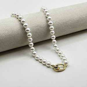 Collar de acero quirúrgico con perlas blancas