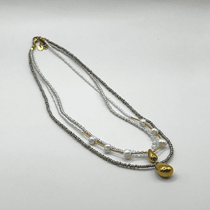 Collar de acero quirúrgico triple vuelta con perlas y mostacillas