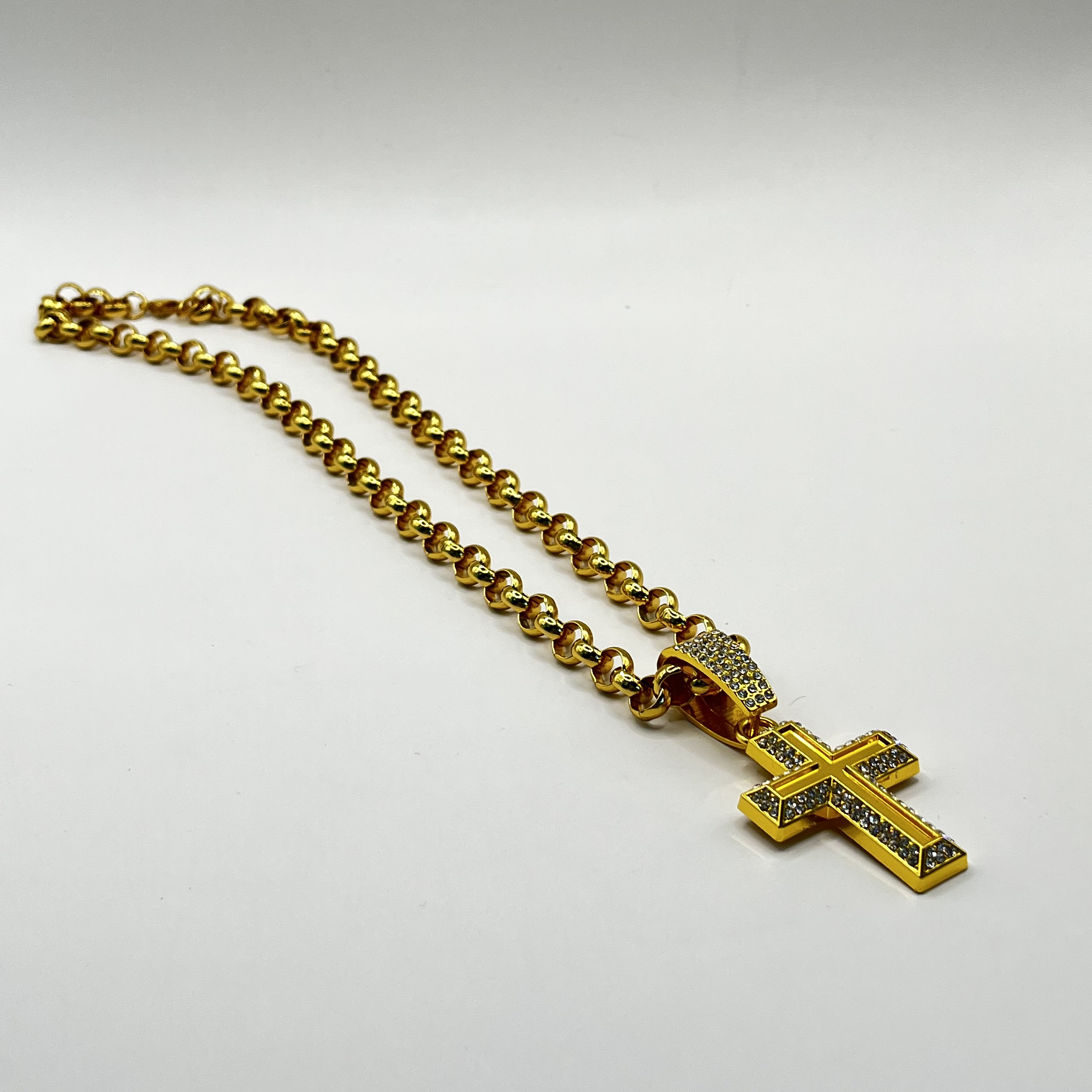 Collar de acero quirúrgico dorado con cruz 2