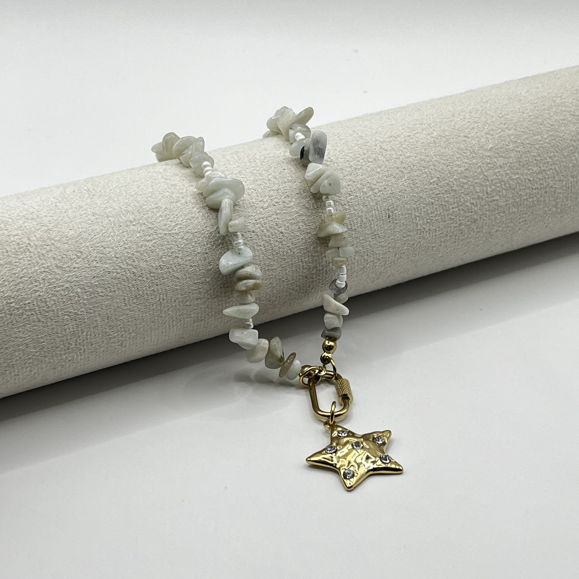 Collar de acero quirúrgico con piedras blancas y dije de estrella 1