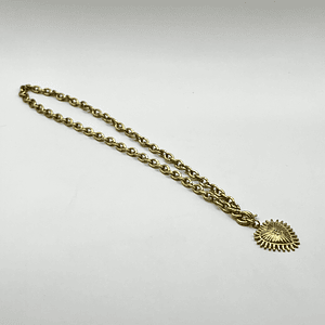 Collar de acero quirúrgico dorado de cadena con corazón sagrado