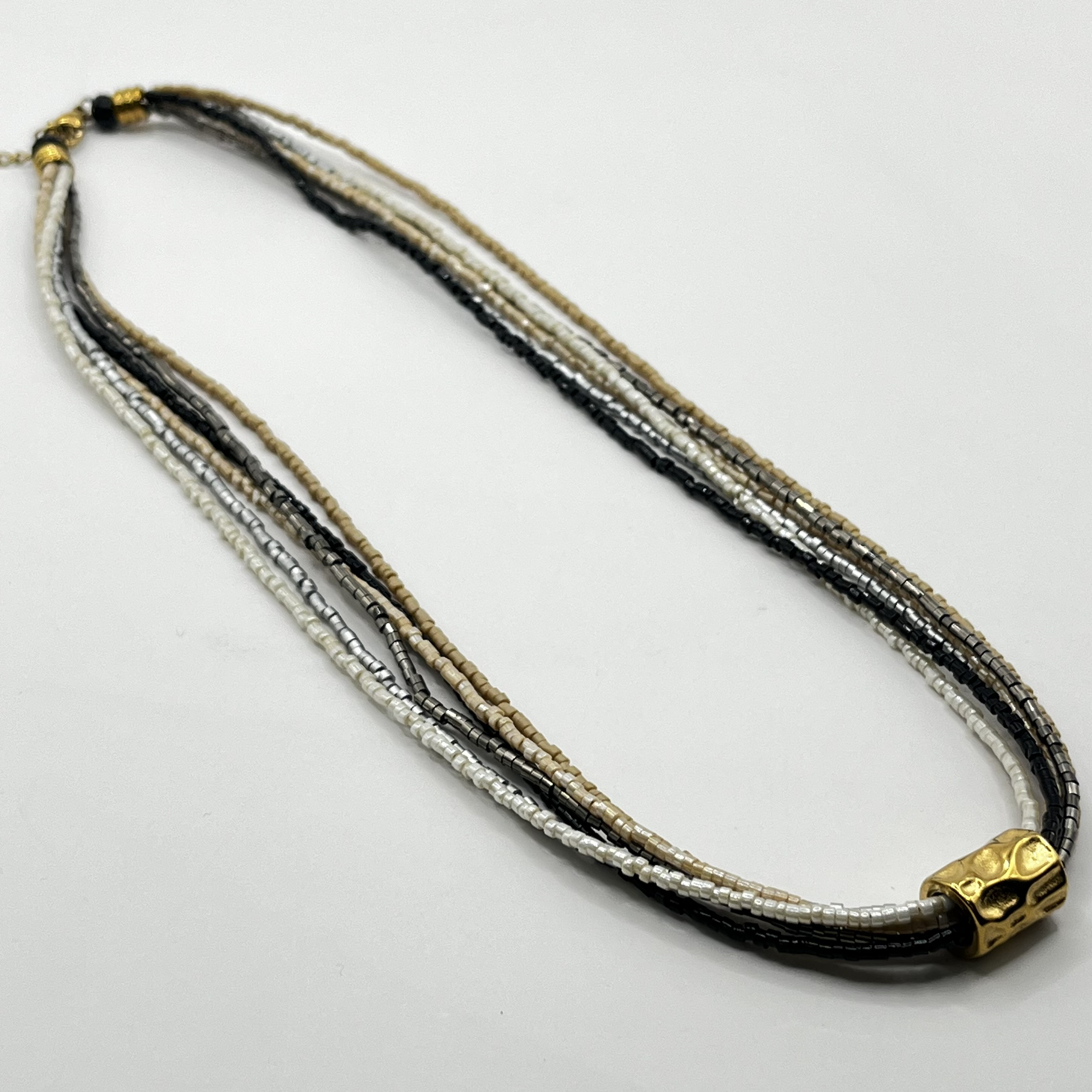 Collar de acero quirúrgico de cinco vueltas con mostacillas 2