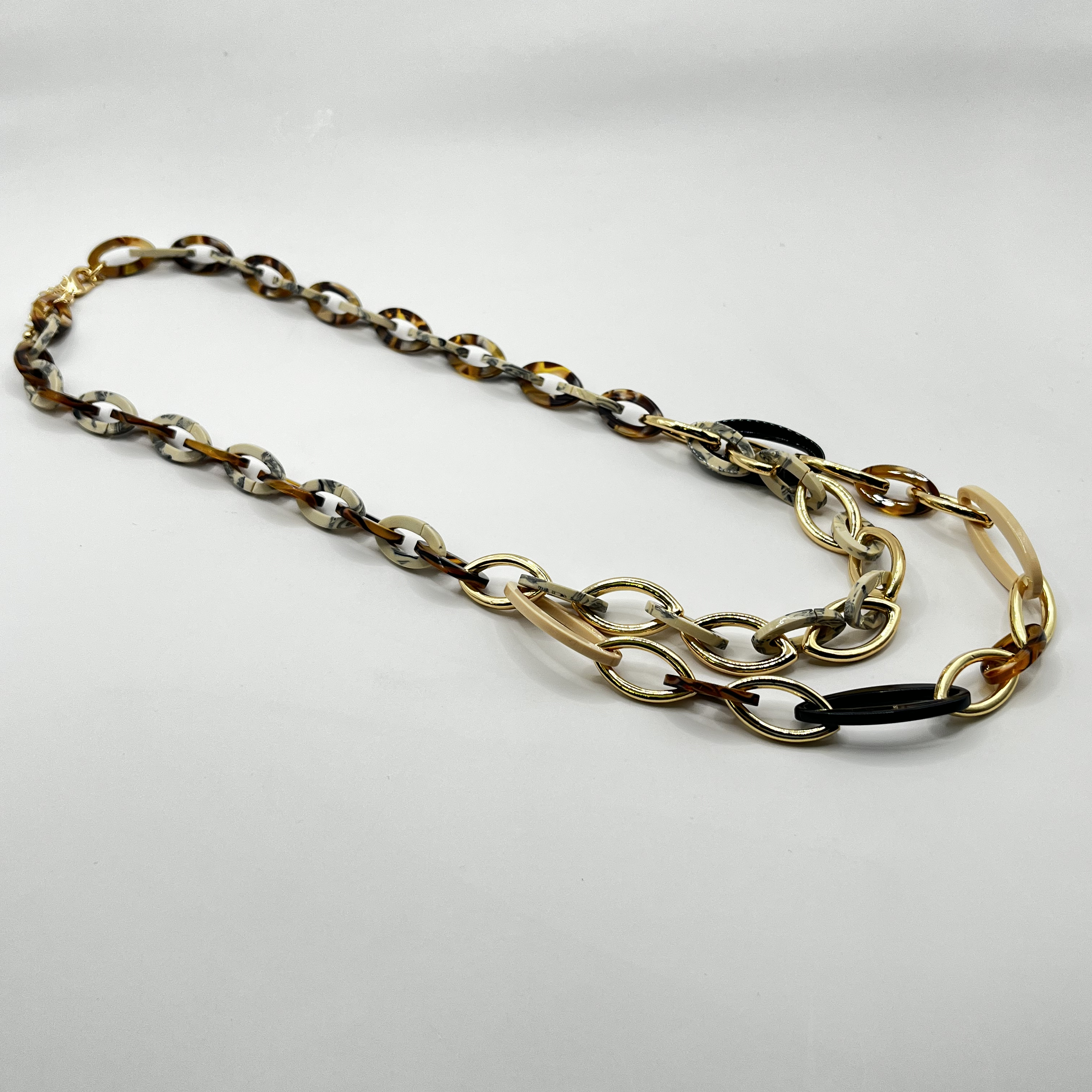 Collar de fantasía de eslabones carey, negro y beige 2