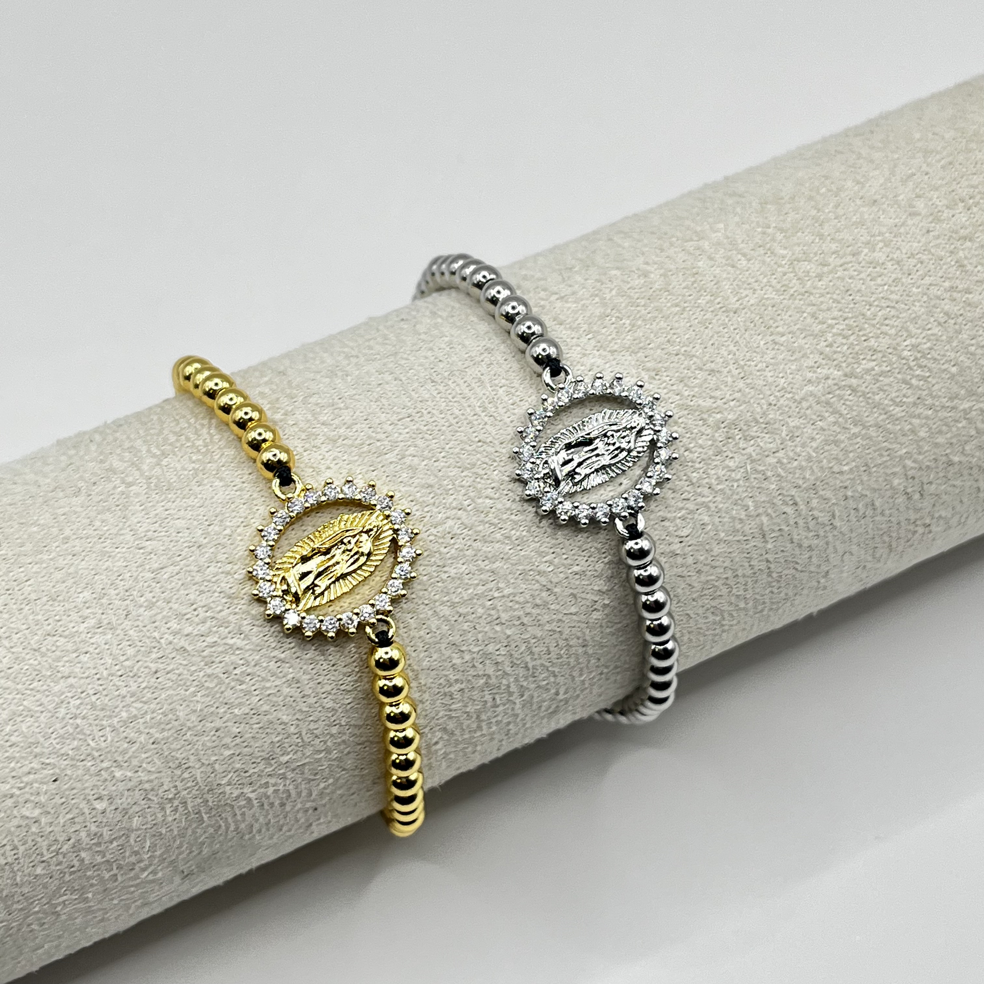 Pulsera de acero quirúrgico dorada con Virgen brillante ajustable 3