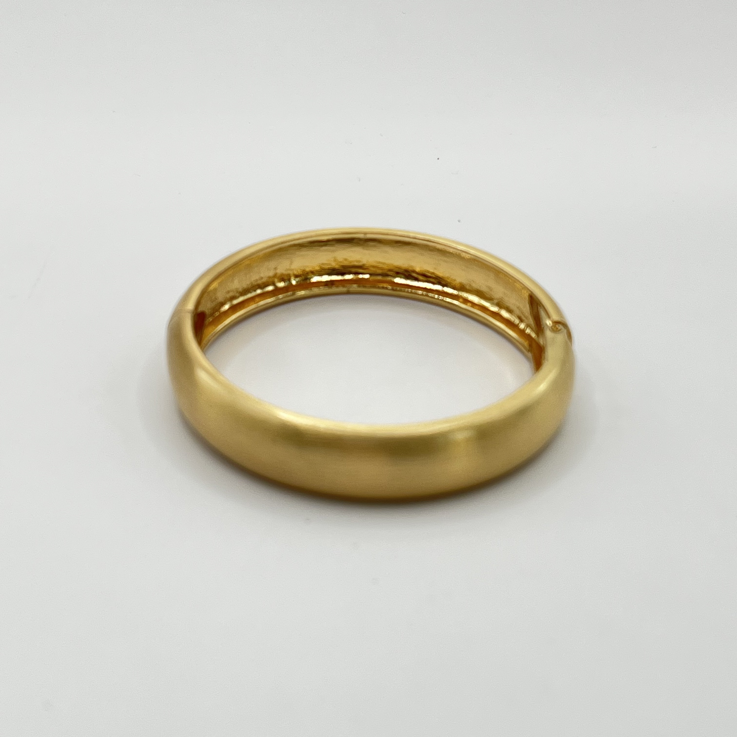 Pulsera esclava de fantasía dorada satinada 1