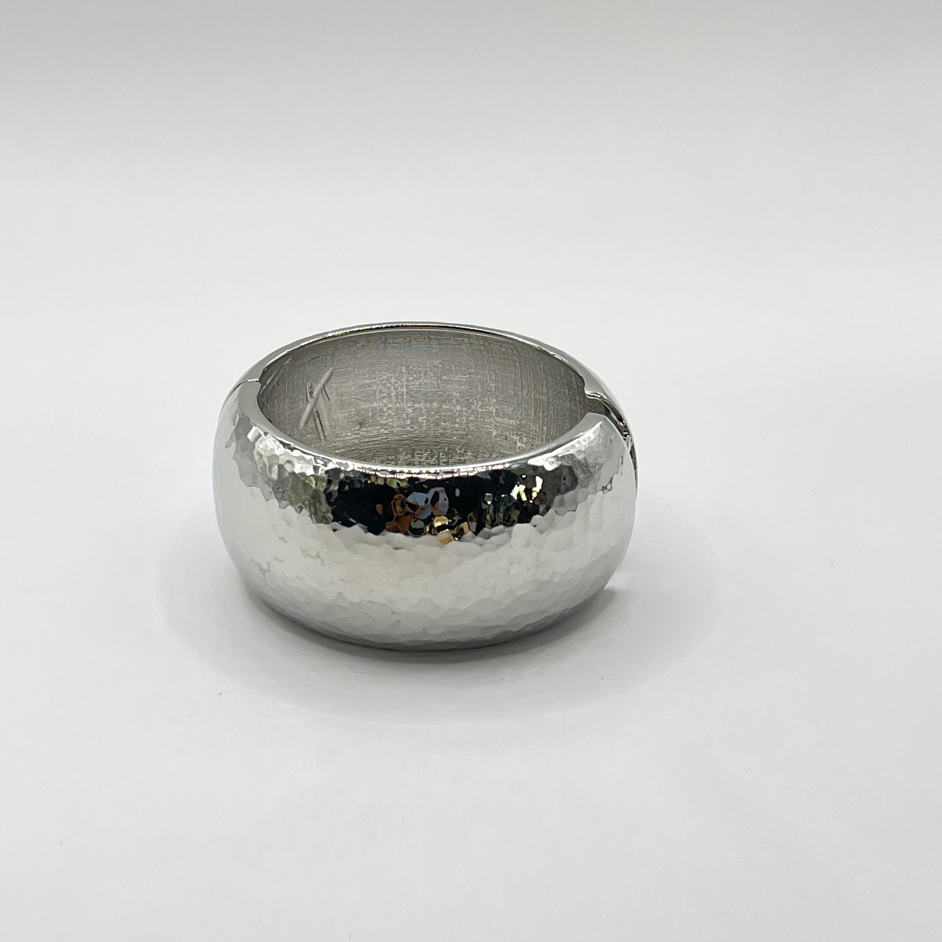 Pulsera esclava de fantasía plateada martillada 1