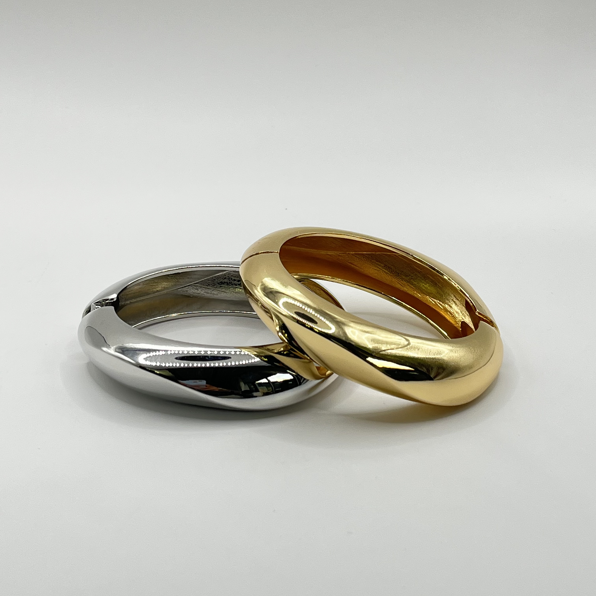 Pulsera esclava de fantasía dorada curva 3