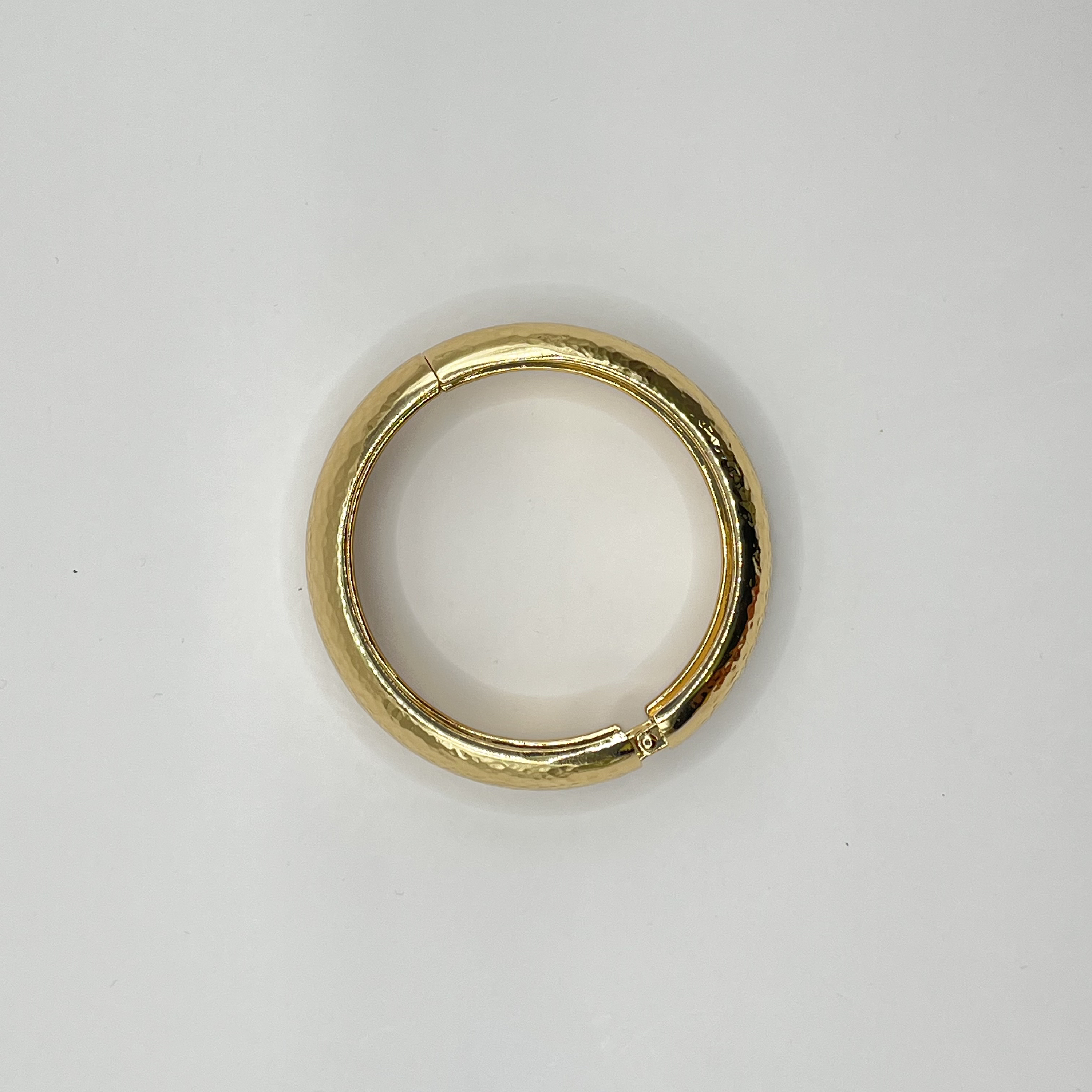 Pulsera esclava de fantasía dorada texturada 2