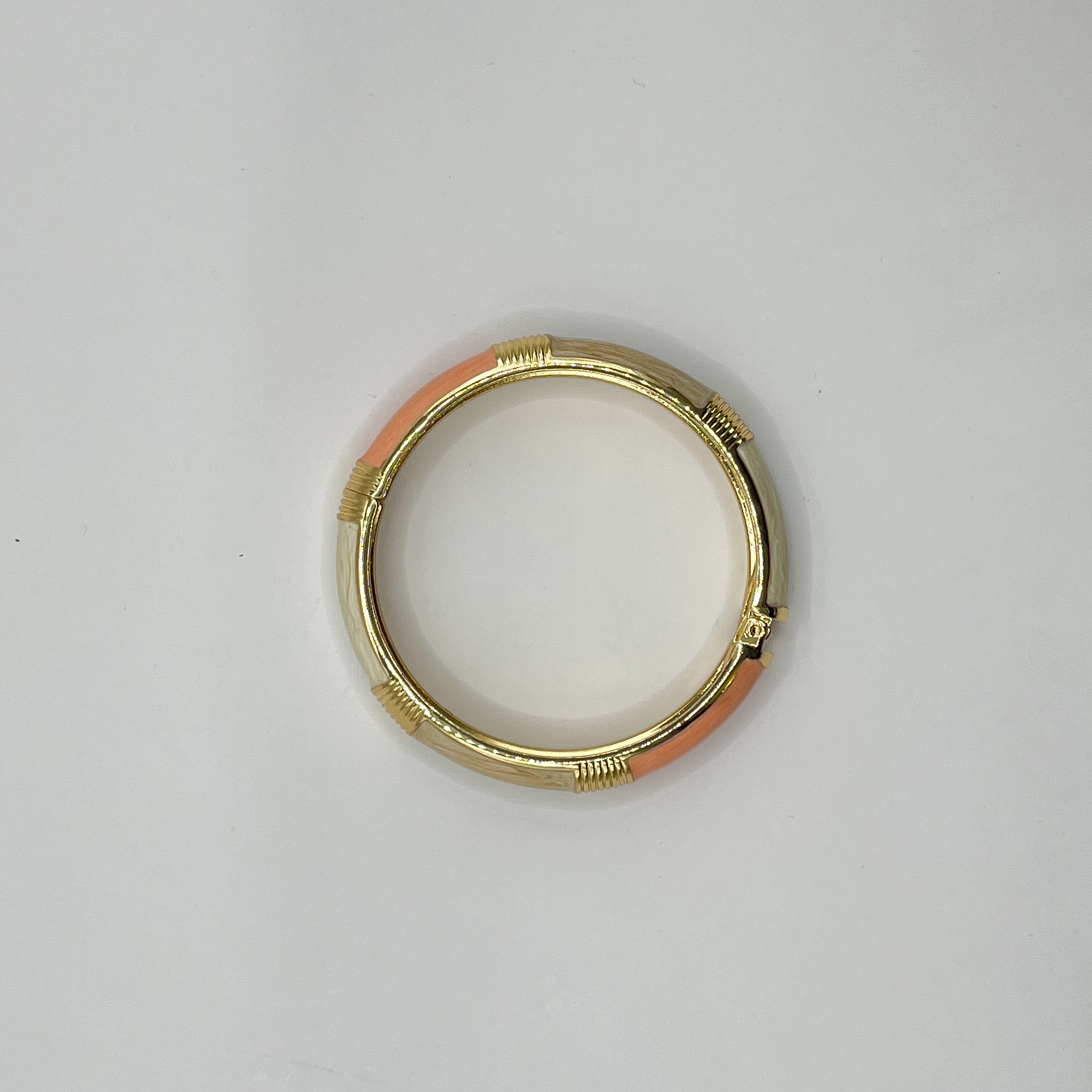 Pulsera esclava de fantasía rosada con dorado 2