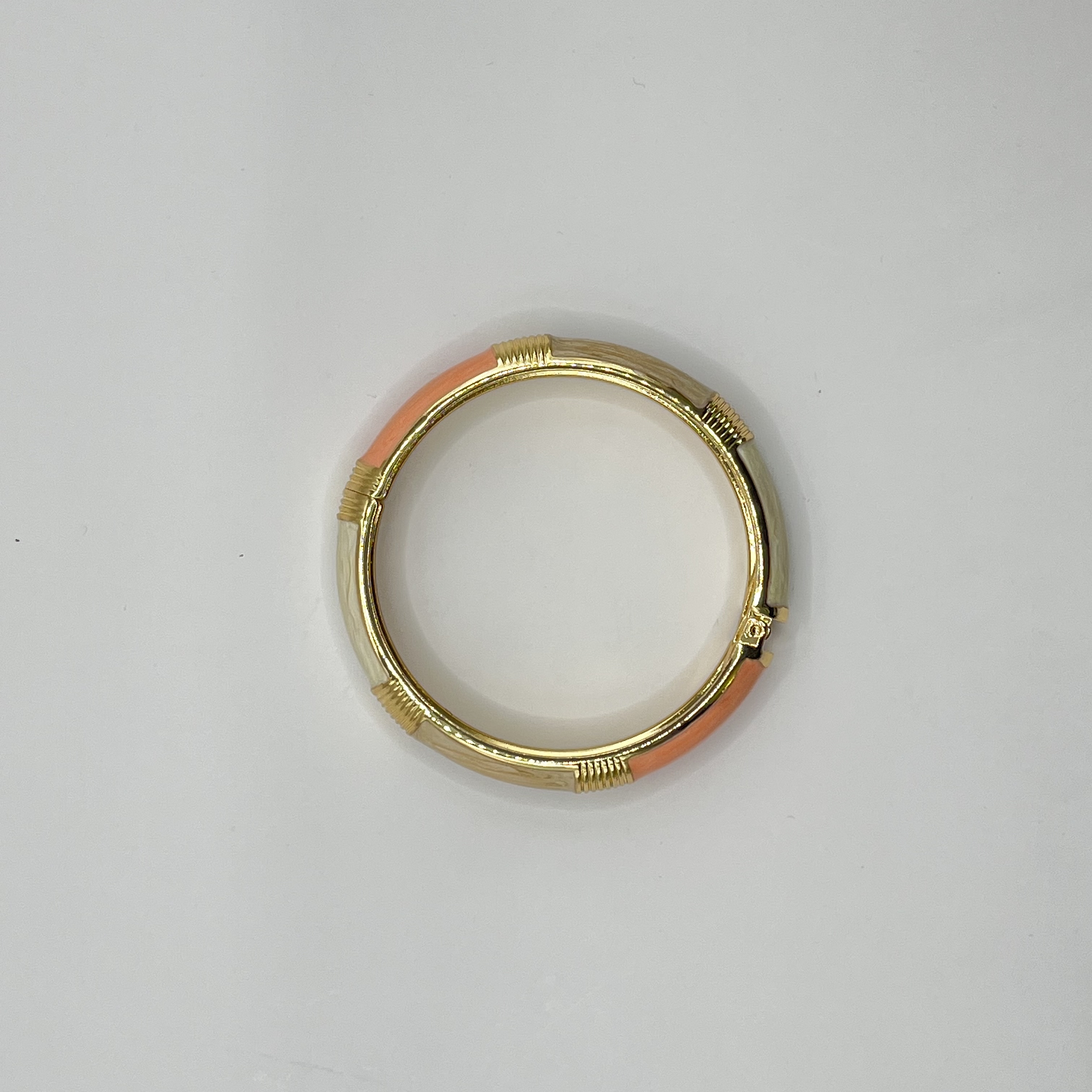 Pulsera esclava de fantasía rosada con dorado 2