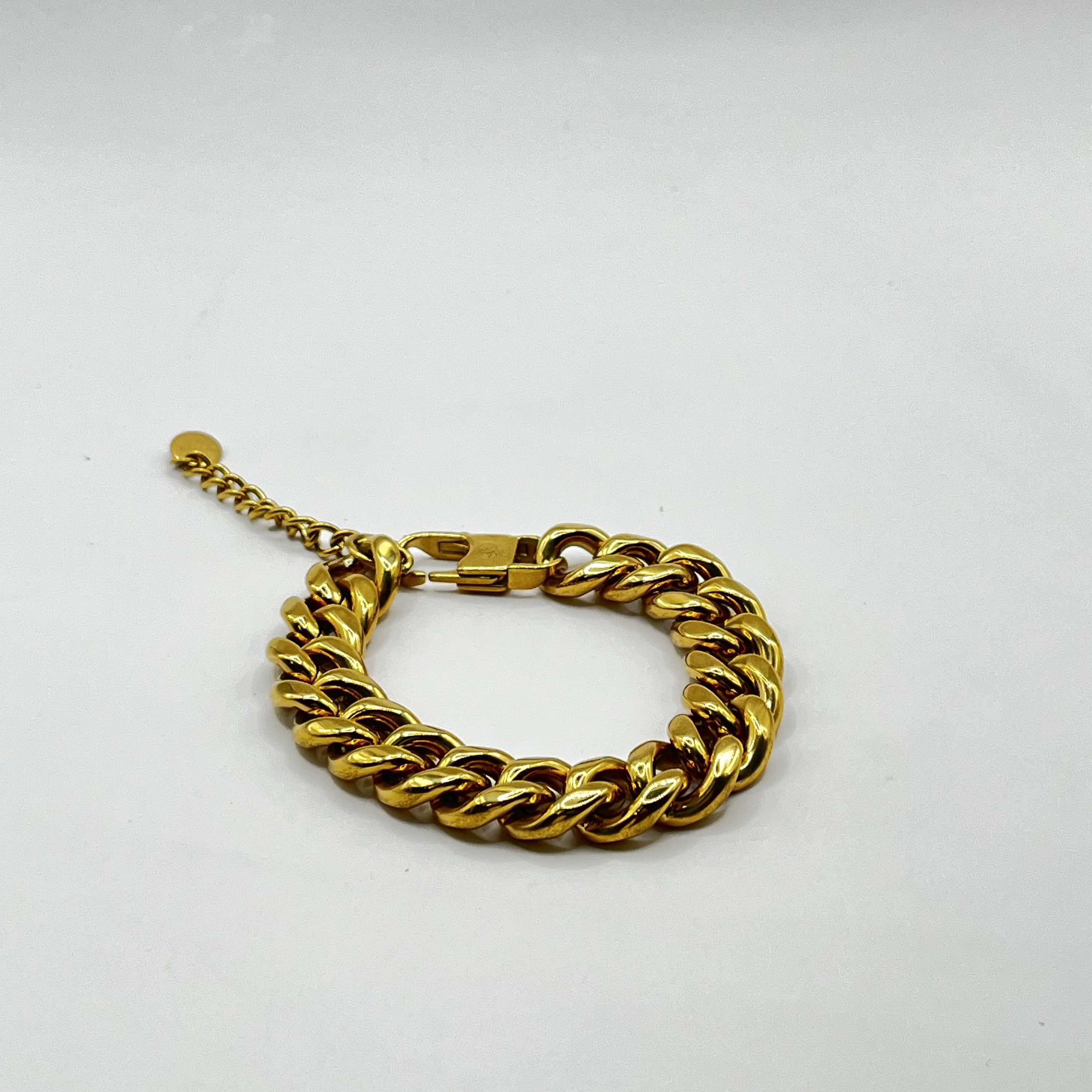 Pulsera de acero quirúrgico dorada de cadena trenzada 1