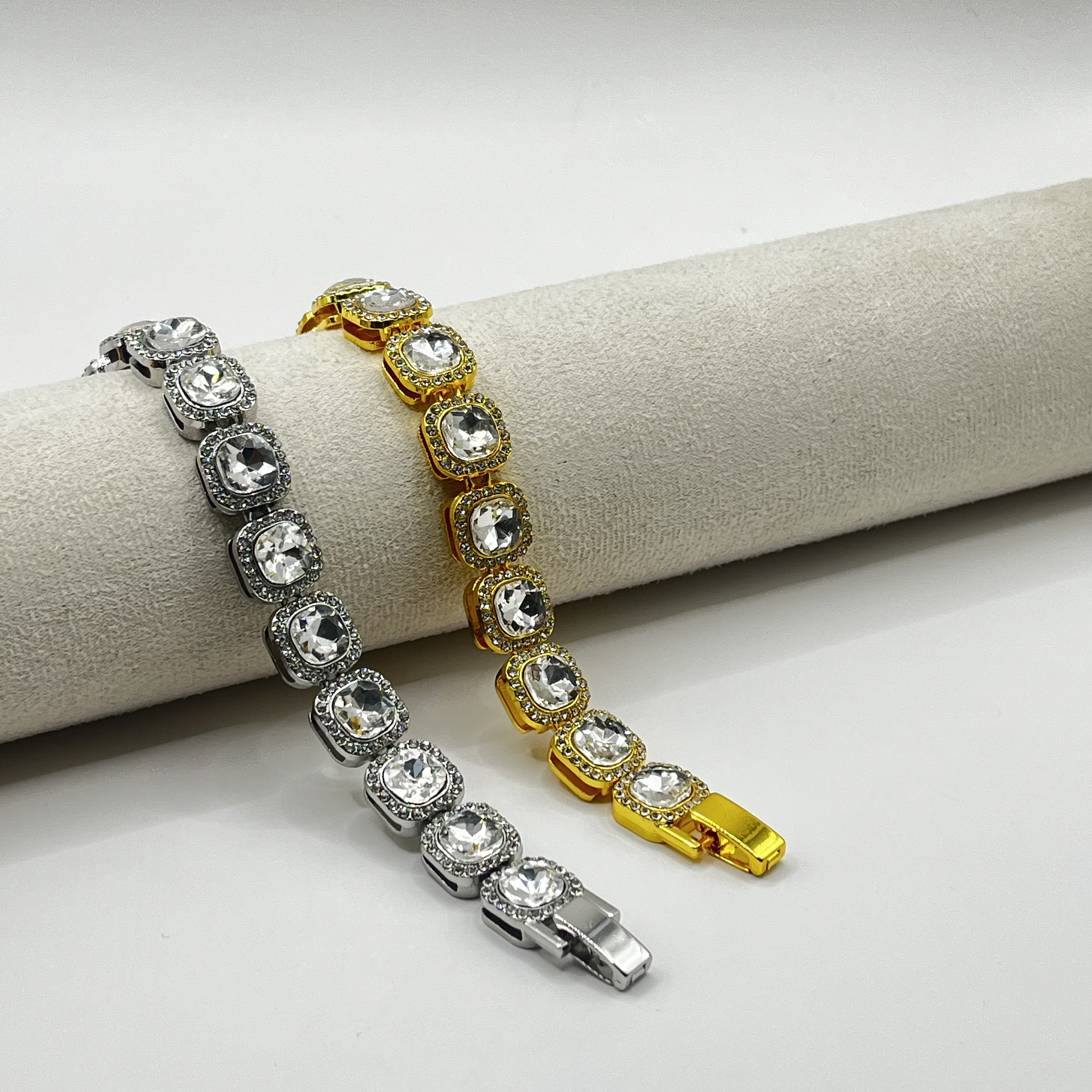 Pulsera de fantasía dorada con cristales 3