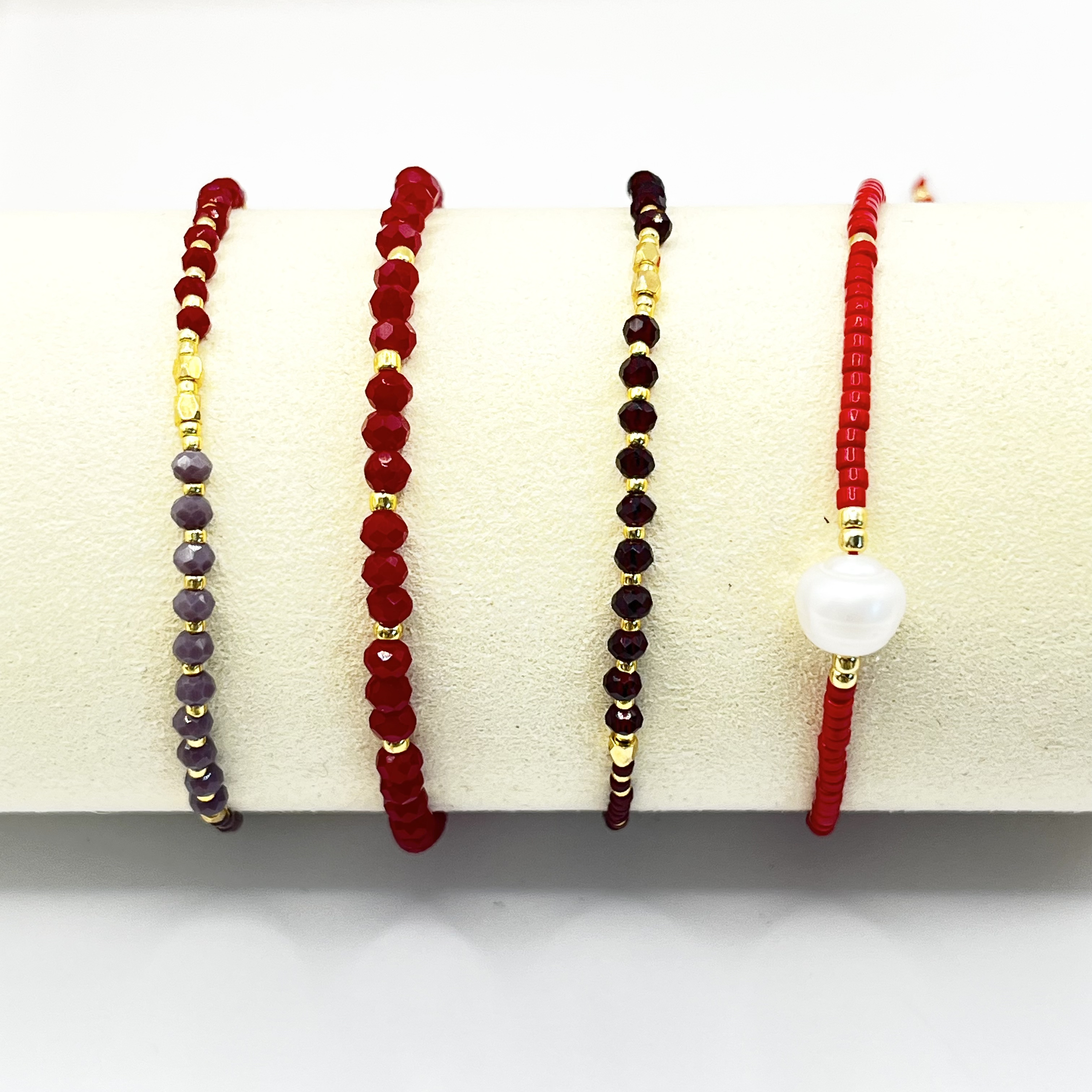 Set de 4 pulseras de acero quirúrgico con hilo ajustable y cristales 3