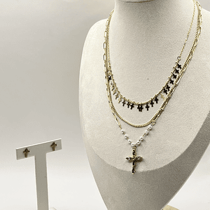 Conjunto de acero quirúrgico con collar de cruces lila y aros de cruz