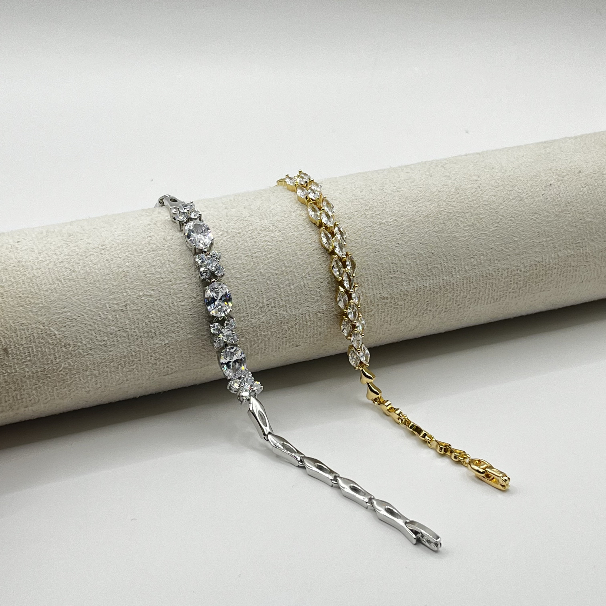 Pulsera de rodio plateada flor de cristales 3