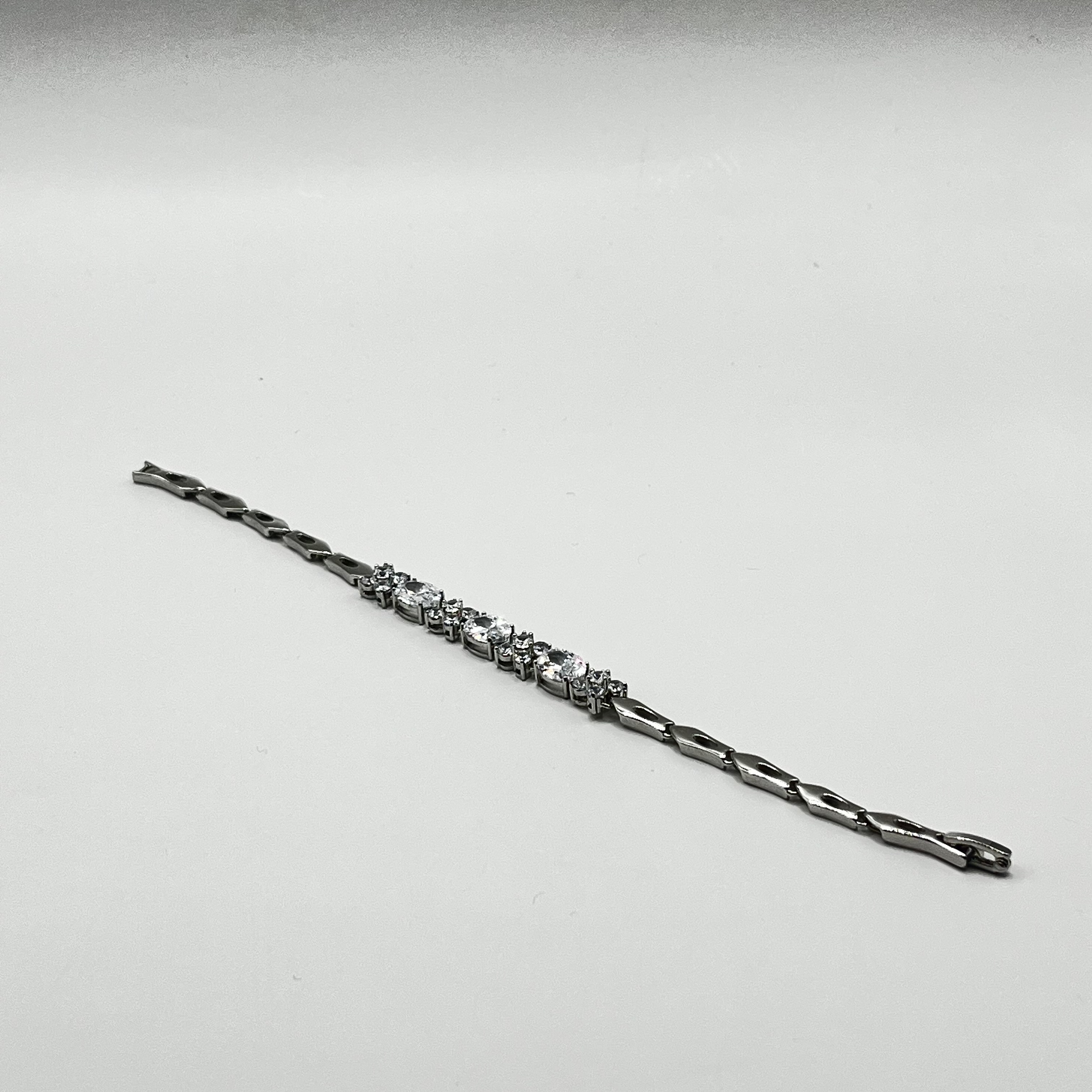 Pulsera de rodio plateada flor de cristales 1